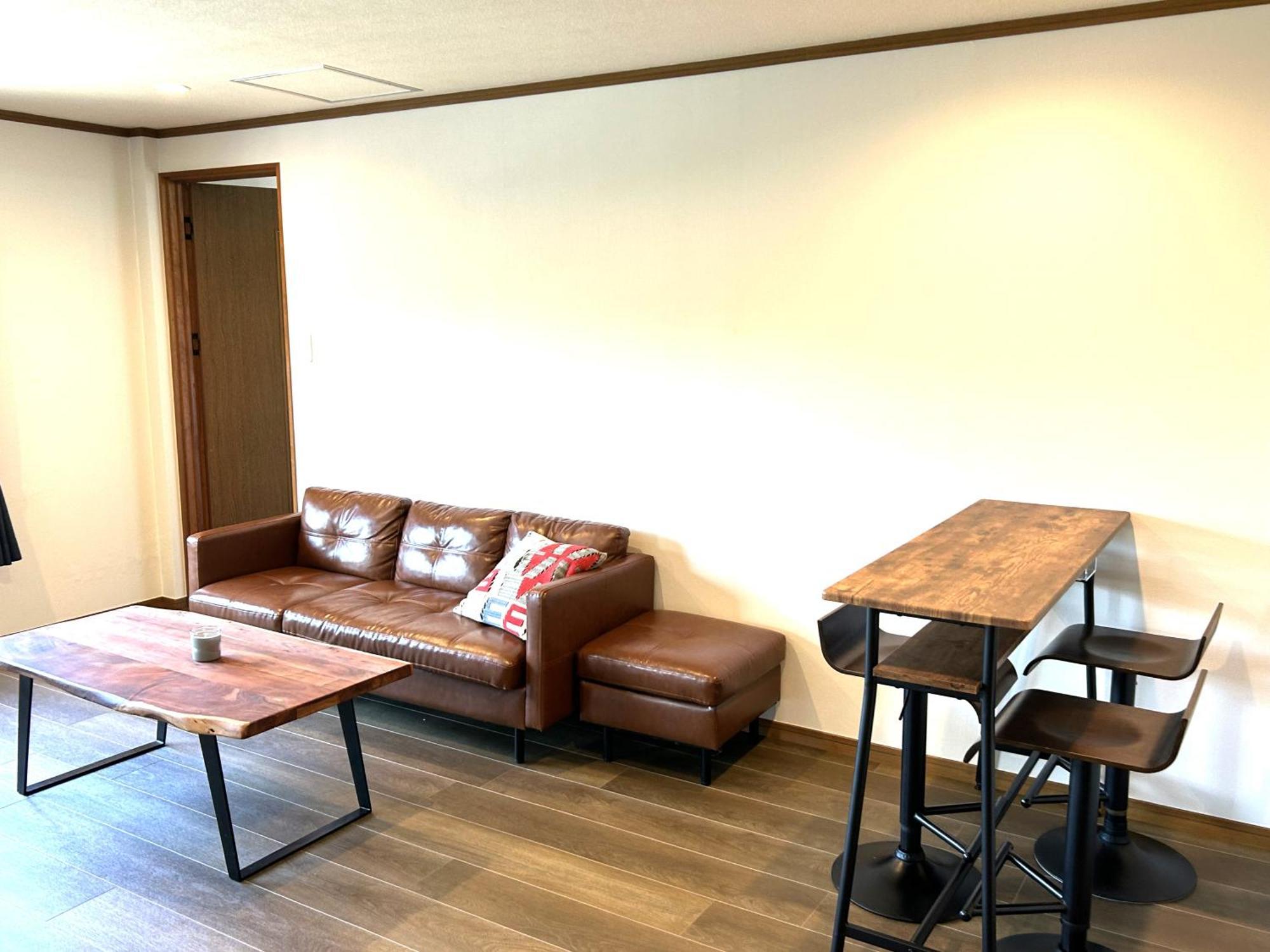 三千の二階 Apartment Meinohama